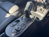 全国の正規ディーラーにて、対応可能な認定中古車保証付となります。アフターメンテナンスもお近くの正規ディーラーにて可能となりますので、ご安心してお選びいただけます。