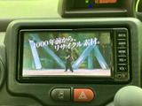 停車時に映像を視聴できるTV機能搭載。移動時間を有効活用して、ニュースやエンターテイメントを楽しめます。