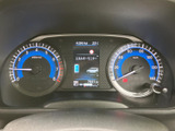 視認性の高いメーターパネルで、運転状況をひと目で確認できます。安全運転をサポートする、機能的なデザインです。