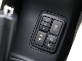 ドライブモードとフロントシートはヒーターが装備されています