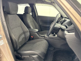★フロントシート★ 自然な姿勢のままでいられるシートが、運転しやすさと疲れにくさを感じさせてくれるはずです♪