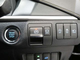 電動パーキングでホールド機能が有り、信号待ちなどで自動でパーキングレンジに入ります!