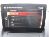 オーディオソースはAMFMラジオ/Bluetooth・USB・AUX入力端子でお持ちの音楽機器やスマートフォンの音楽を車内で楽しめます♪