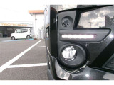 LEDフォグランプ付き。悪天候時にヘッドランプの明かりを補助。優れた安全性の確保に寄与します。