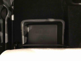 収納ボックスがついており便利に使用出来ます。