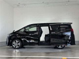 両側パワースライドドア付きだから、狭い駐車スペースなどでの 乗り降りラクラク!小さなお子さまのいるご家庭には嬉しい装備。
