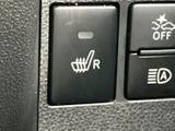 停車時に映像を楽しめるエンターテイメント機能。お子様連れのご家族にもおすすめです。安全に配慮した設計です。