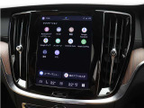音声操作のGoogleアシスタントが音声コマンドを実行してくれます。通話発信やメッセージ送信、目的地の設定、車内温度の変更、音楽の選択、オンライン情報の検索、接続された家電の操作等、様々な操作が可能。