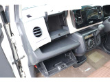 当社では、お客様にご納得してご購入して頂く為に現車確認をお勧めしています。気になる車がございましたら見て頂くだけでも結構ですので1度ご来店下さい。従業員一同、心よりお客様のご来店をお待ちしています。