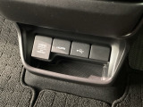 ソケット類も充実☆対応のケーブルがあれば車内でスマホなどの充電が可能です☆