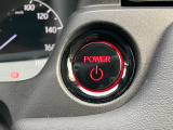 最新の電子制御パーキングブレーキ装備!ブレーキホールド機能も装備していますので渋滞時の疲れが軽減されますよ!