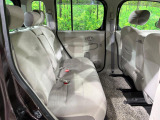 コンパクトカーですが、セカンドシートは十分な広さがあり快適にお乗りいただけます♪シートを倒して大きな荷物を積んだりと、用途の幅が広い1台です。