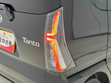 精悍なカスタム専用デザインのLEDリヤコンビネーションランプ(LEDストップランプ)で省電力・長寿命化を実現。