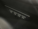 【メモリー機能付きパワーシート】ドライバーごとに設定したシート位置を記憶して、ボタン一つで切り替えできる便利な機能!運転する方が複数名いらっしゃるご家庭におすすめです♪