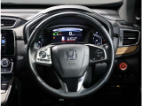 グリップのいい本革巻ステアリングです!ちょうどいい太さと大きさで運転がしやすいです。