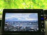 停車時に、お好みの映像コンテンツを楽しめます。お子様連れのご家族にもおすすめです。車内での時間を有効活用できます。