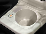 (前席/掘り込み式)ホットカップホルダー☆保温付で温活が車内でも実現♪600mlのペットボトルまで対応しておりスイッチ1つで温かい飲み物は保温を、冷たい飲み物は常温にしてくれます