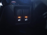 運転席と助手席にはシートヒーターが装備されています。寒い時期に嬉しい装備です。