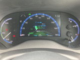 直感的に理解できる表示で、車の状況をひと目で確認できます。ドライビングをより安全で快適なものにします。