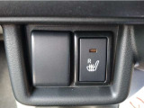 冬場に嬉しいシートヒーター付きです。運転席に搭載されています。