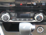 設定した車内温度を保ってくれるAUTOエアコン付きで暑い夏や寒い冬でも快適に過ごせます☆