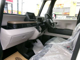 視界広々で運転も楽ちんです!!