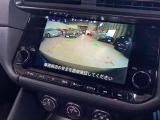 バックビューモニター(カラー、車幅/距離/予想進路線表示機能付)