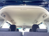 自社整備工場で点検整備をおこなってからお渡ししています。車検が残っている場合は『12ヶ月点検整備』を、車検整備付きの場合は『車検整備』をおこないます。整備費用は車両本体価格に含まれています。