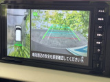 駐車時や後退時の安全確認をサポート。車両後方の状況を把握し、スムーズな後退を支援します。