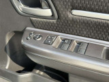運転席ドアスイッチ周辺です。
