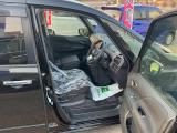 運転席は広くゆったり作られているので運転される方もリラックスして運転できます!