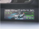 ナビ上部のマルチファンクションディスプレイには運転を支援する様々な情報が表示されます。