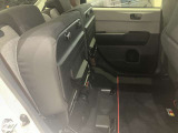 後部座席ははね上げる事でもう一つの荷室としてもお使いいただけます!