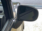 最も気になる室内は、特にこだわってクリーニングしております。マットやシートだけではなく、エアコンの吹き出し口やドアノブの隙間など、様々なブラシや道具を使い分けて、隅々までクリーニングしております。