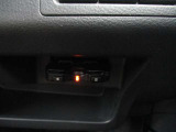 【ETC車載器】が装備されています。ETCカードを差し込むだけで高速道路の利用が可能です。