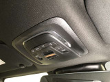 クラウンクロスオーバーはDCM(専用車載器)を標準装備したコネクティッドカー!通信機能を利用したサービスが利用可能です。無料利用期間は2028/10/31まで。機能の詳細は展示店舗までお尋ねください。