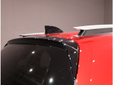車のデザインにスッキリ溶け込むシャークフィンアンテナ。スタイリッシュで、ちょっといい車に乗っている感覚になりますね♪