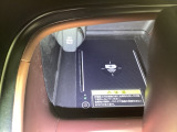 ワイヤレス充電器を搭載。スマートフォンを置くだけで充電可能。