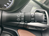 視認性の高い操作部で、安全な運転をサポートします。スムーズな操作感も特徴です。