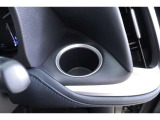 ハンドルの右側にドリンクホルダーがございます!手に取りやすい位置にありますので運転中の水分補給もラクラクです♪