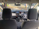 お車の状態は内外装共にとても綺麗な状態を保っておりますので私共でも自信を持ってお薦め出来る1台です!!同年式のお車と比べますと、大事にお乗りだった事を実感して頂けるはずです♪