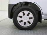タイヤサイズは 145 R12 です。