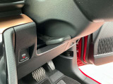 ハンドルの位置を微調整することができます!写真のレバーを下げるだけで簡単に動かすことができるので、ご自身が疲れにくいポジションに合わせられて便利ですよ。