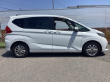 自社整備工場で点検整備をおこなってからお渡ししています。車検が残っている場合は『12ヶ月点検整備』を、車検整備付きの場合は『車検整備』をおこないます。整備費用は車両本体価格に含まれています。
