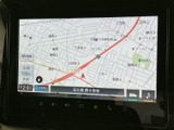 鮮明な画面で、目的地までのルートを分かりやすく表示します。スムーズなナビゲーションで、安心して目的地へ向かうことができます。