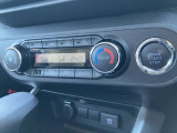 オートエアコンで快適な室温管理ができます!エンジンはブレーキペダルを踏んでスタートスイッチを押すとがかかります!