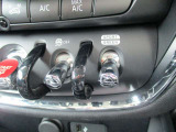 ドライビングモード付ですので、・スポーツモード(スポーツ性能走行)・MIDモード・GREENモード(燃費優先)に変更できます