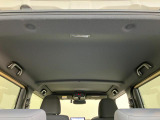 品質へのこだわり!フロアマットやシートなど車内をキレイに清掃し、ニオイや汚れなどを徹底的にクリーニングしてもらっております。室内はピカピカです☆