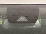 【トヨタセーフティセンス】走行中に前方の車両等を認識し、衝突しそうな時は警報とブレーキで衝突回避と被害軽減をアシスト。より安全にドライブをお楽しみいただけます。