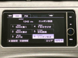 カーナビゲーション機能も搭載しており、目的地までのルートをスムーズに案内してくれます。ラジオ機能も利用可能です。